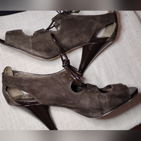 Daniblack Brown Suede lace-up heel booties - Picture 7 of 7